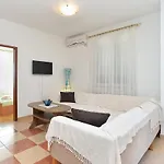 Martin 2224 Apartment