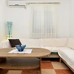 Martin 2224 Apartment