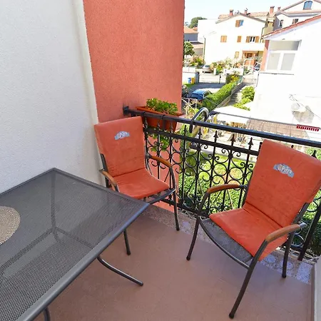 Martin 2224 Apartment *