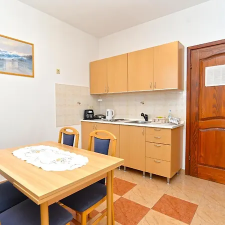 Martin 2224 Apartment