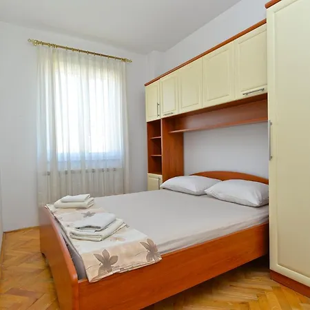 Apartman Martin 2224 *