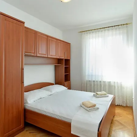 Martin 2224 Apartman *